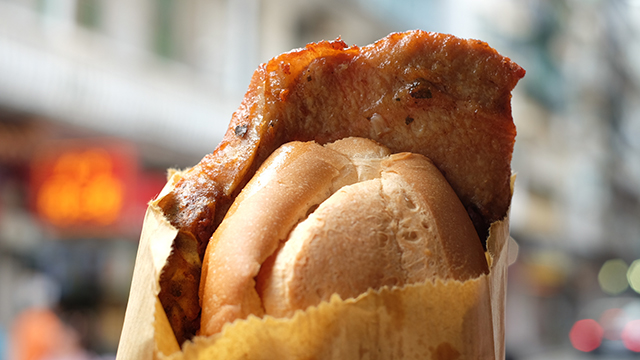 伝統の味「ポークチョップバーガー」