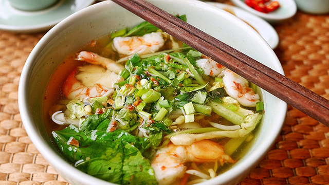 屋台名物「クイティウ」