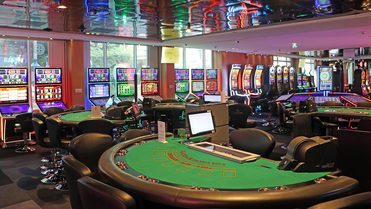 カフェ・ド・パリ